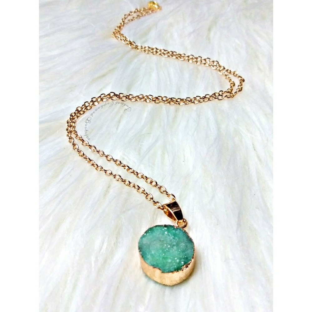✨ Natural Raw Geode Gold Leafed Necklace ✨